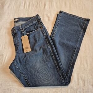 Levi's women's 33 x 32 or 16 long curvy bootcut 5 pocket stretch jeans NWT